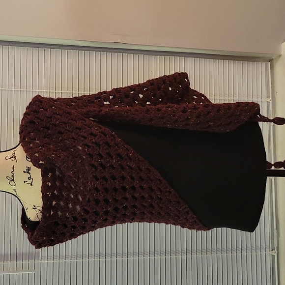 Burgandy tweed crochet shawl handmade by me - Picture 5 of 6